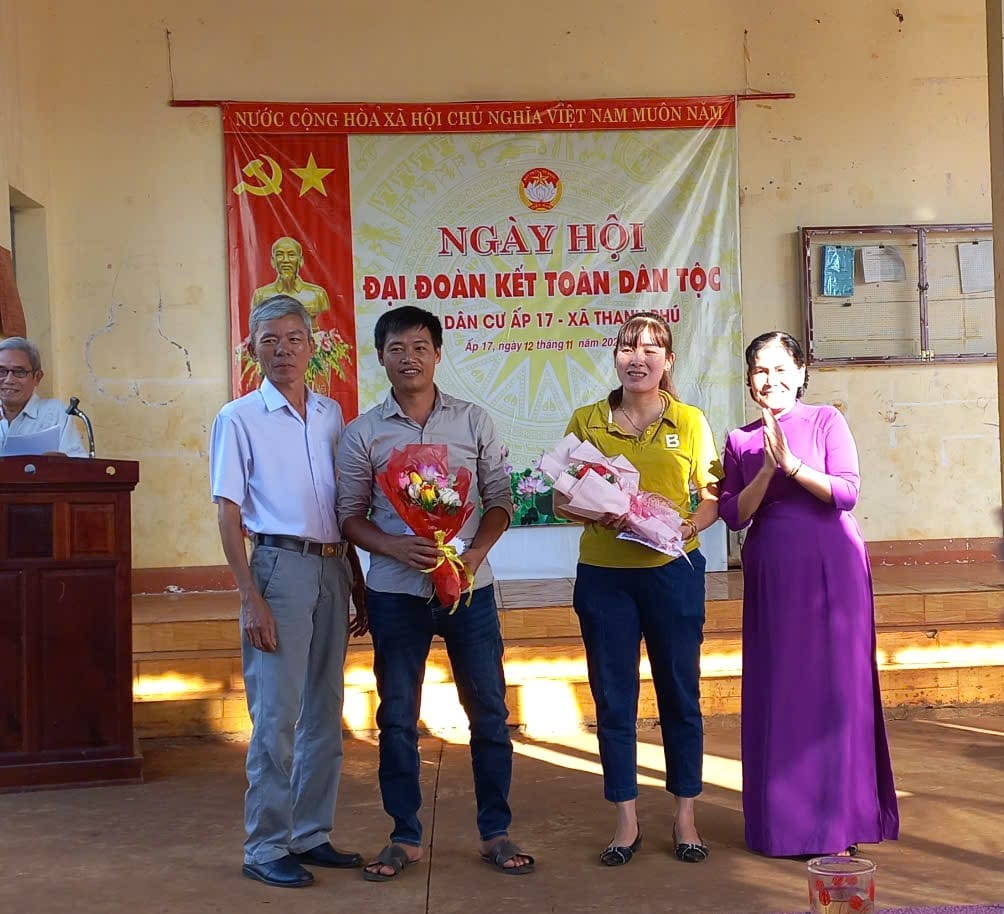 KHU DÂN CƯ ẤP 17 SÔI NỔI CÁC HOẠT ĐỘNG TỔ CHỨC NGÀY HỘI ĐẠI ĐOÀN KẾT TOÀN DÂN TỘC NĂM 2024